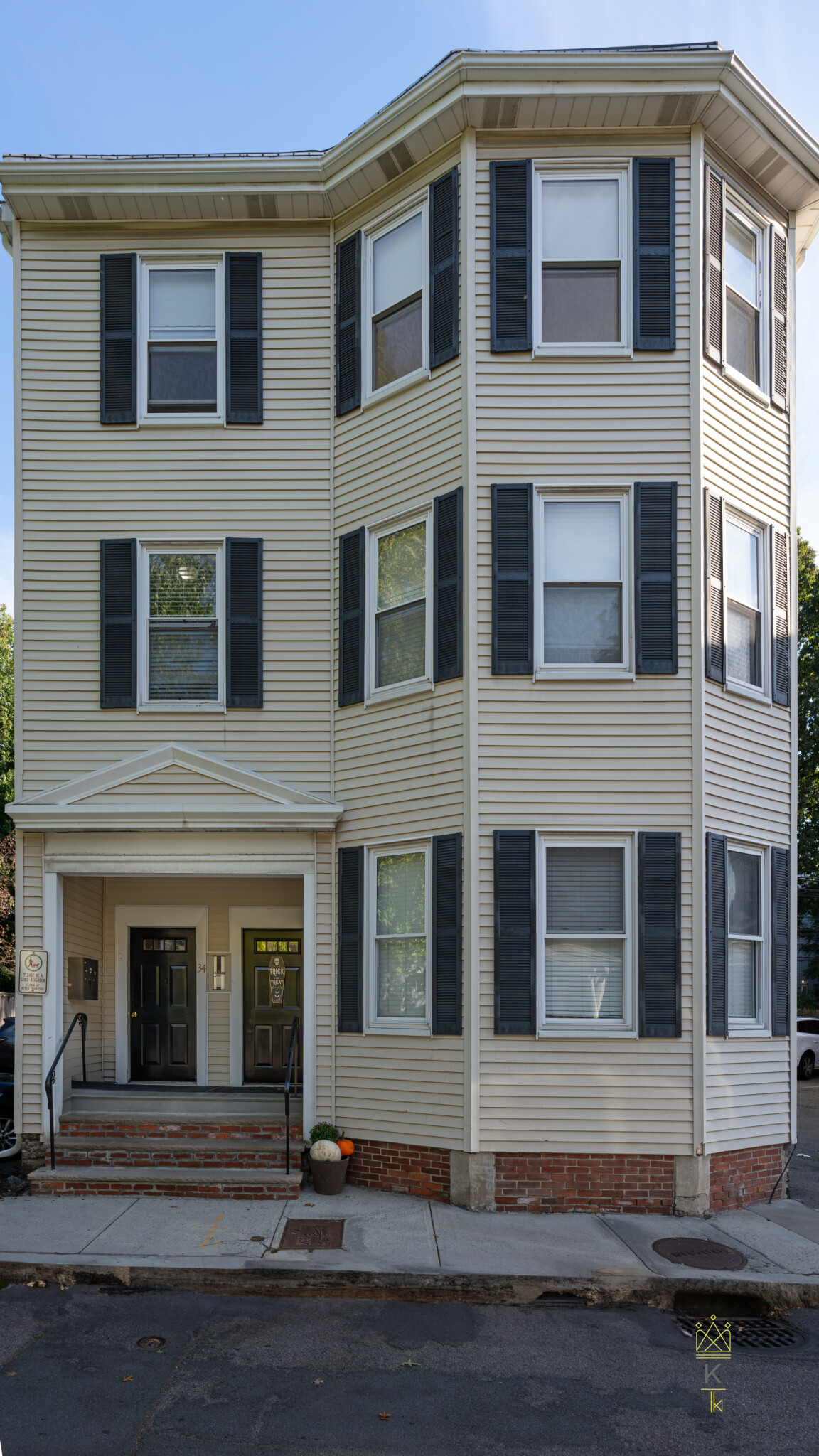 34 White Pl, White Place