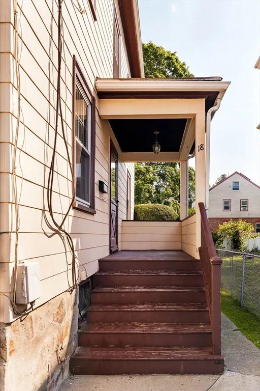 18 Newcastle Rd, Brighton