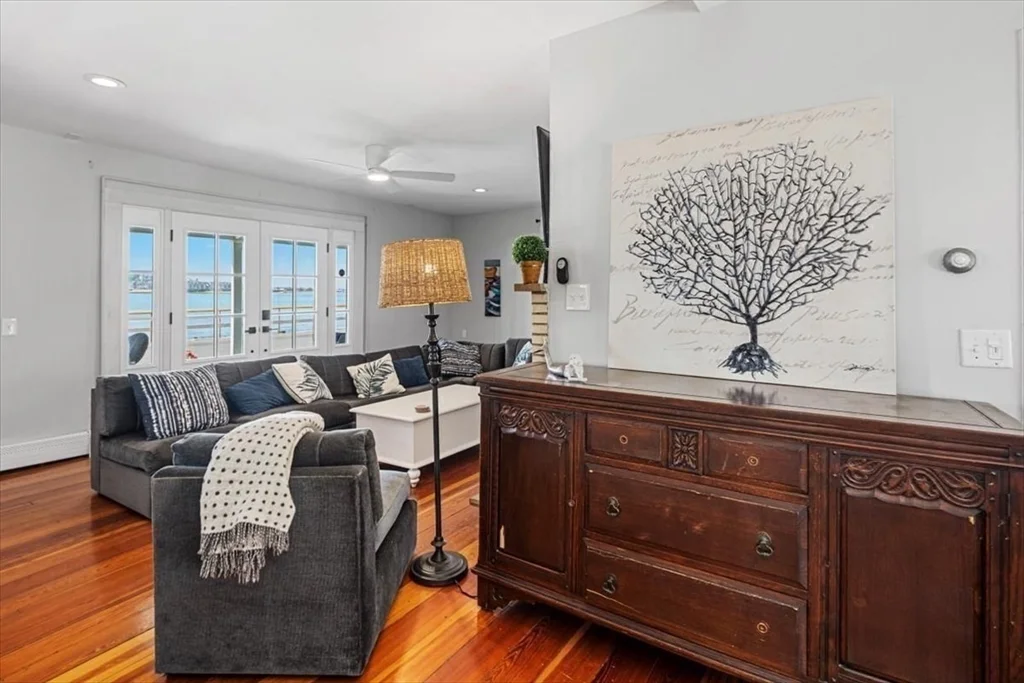 36 Sunset Ave Winter Rental, Hull