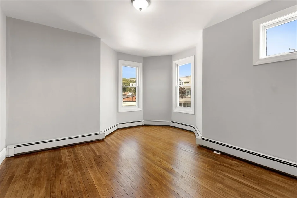 17 Shirley St, Quincy