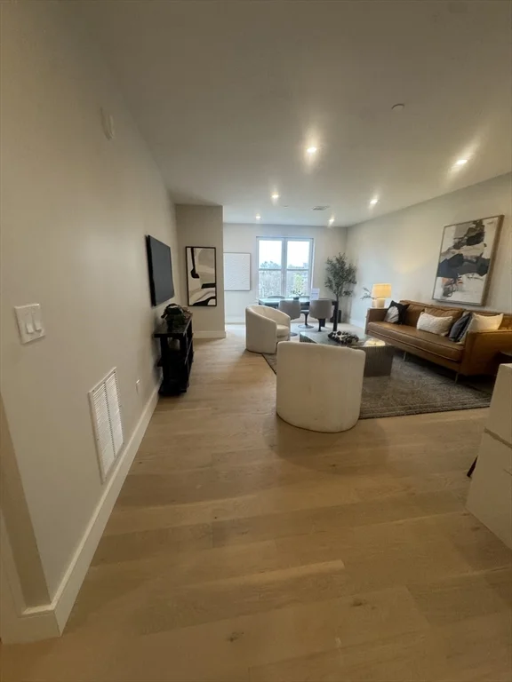15 Guild St, Roxbury