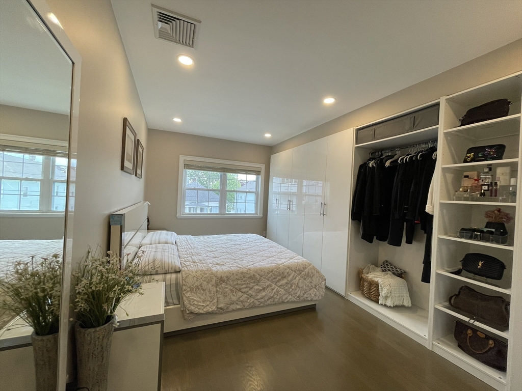 20 Trevalley Rd, Revere