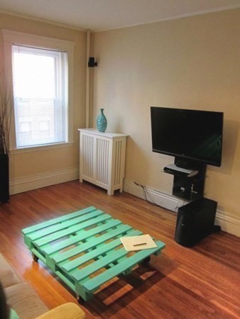 31 Queensberry St, Fenway