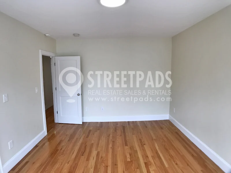 327 Highland Ave, Powder House Square