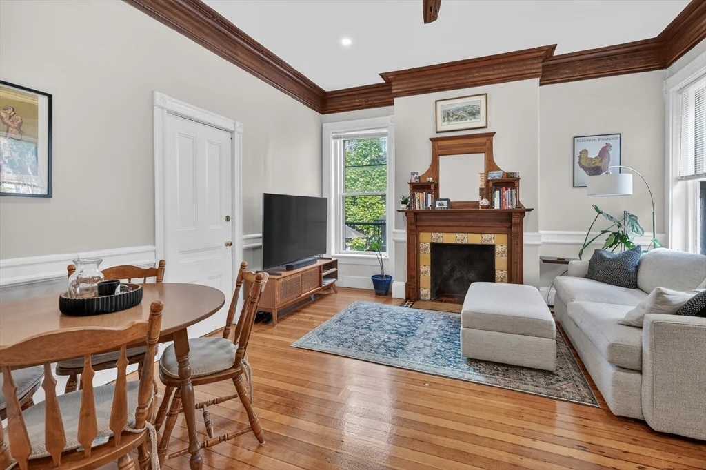 16 Cumberland St, Back Bay