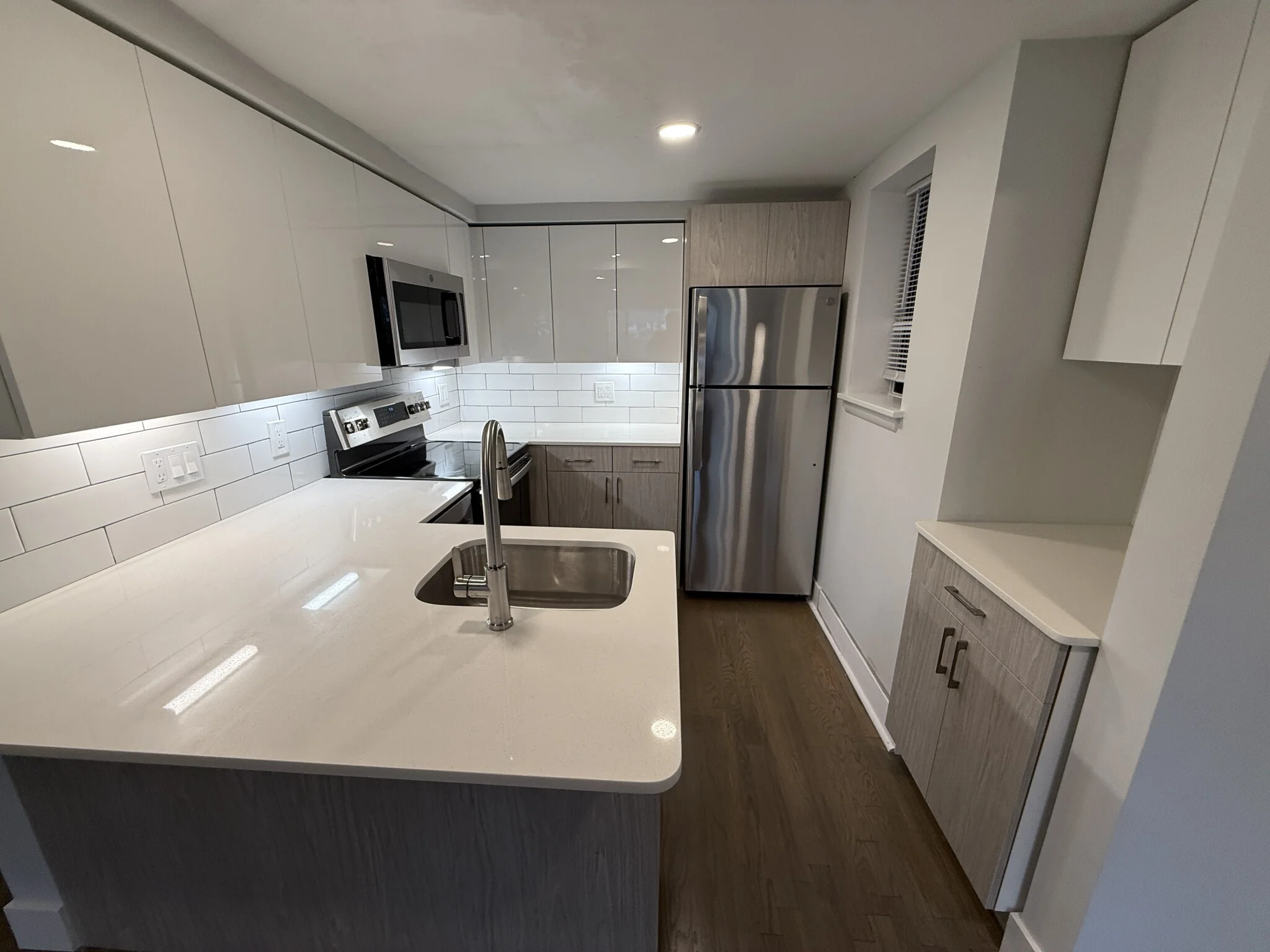 320 Hammond Pond Pkwy, Chestnut Hill