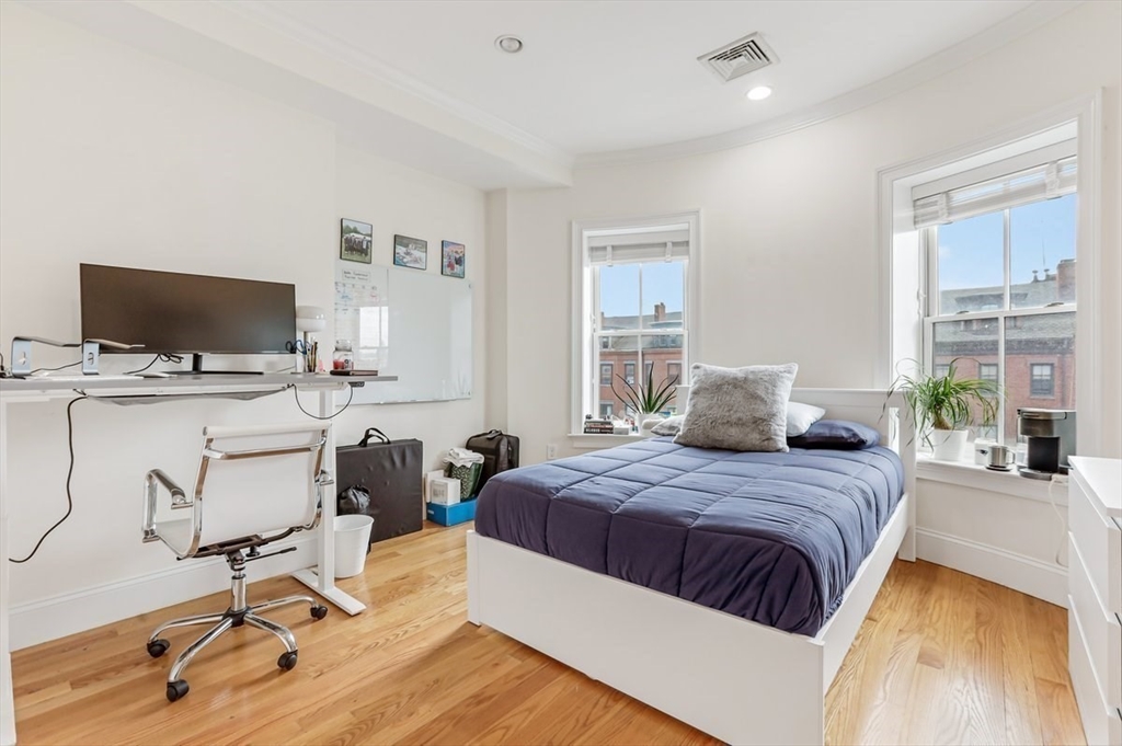 668 Massachusetts Ave, South End