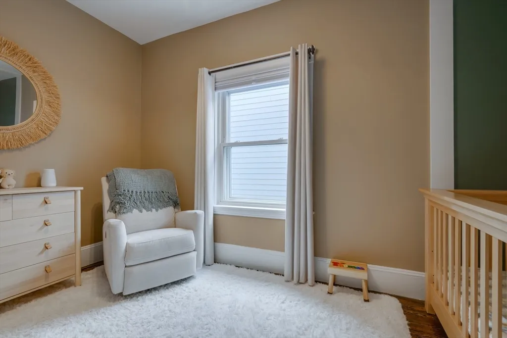 41 Farragut Rd, South Boston