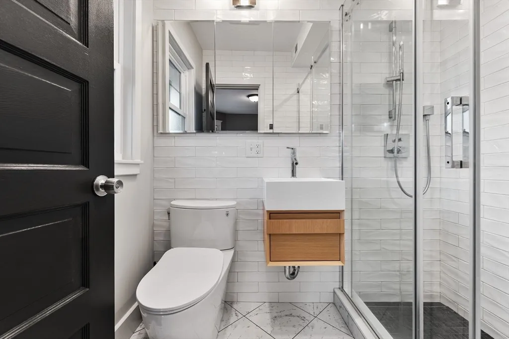 22 Clarendon Ave, Teele Square