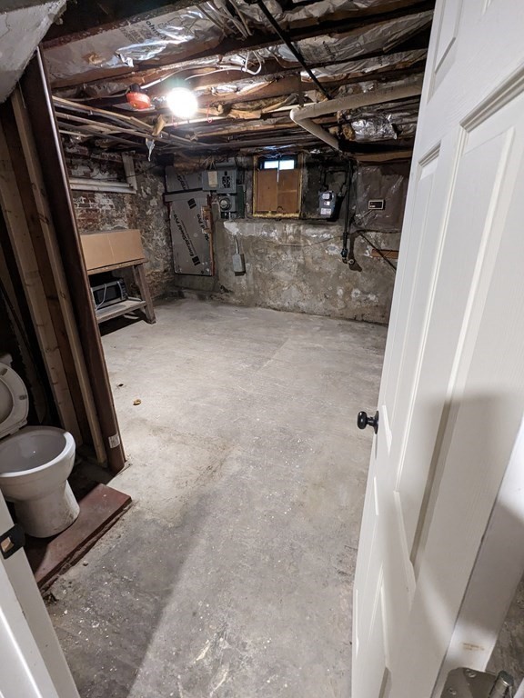 4 bed, 3 bath apartment for rent at 207 Athens St Unit 1, South Boston — photo 15 of 18