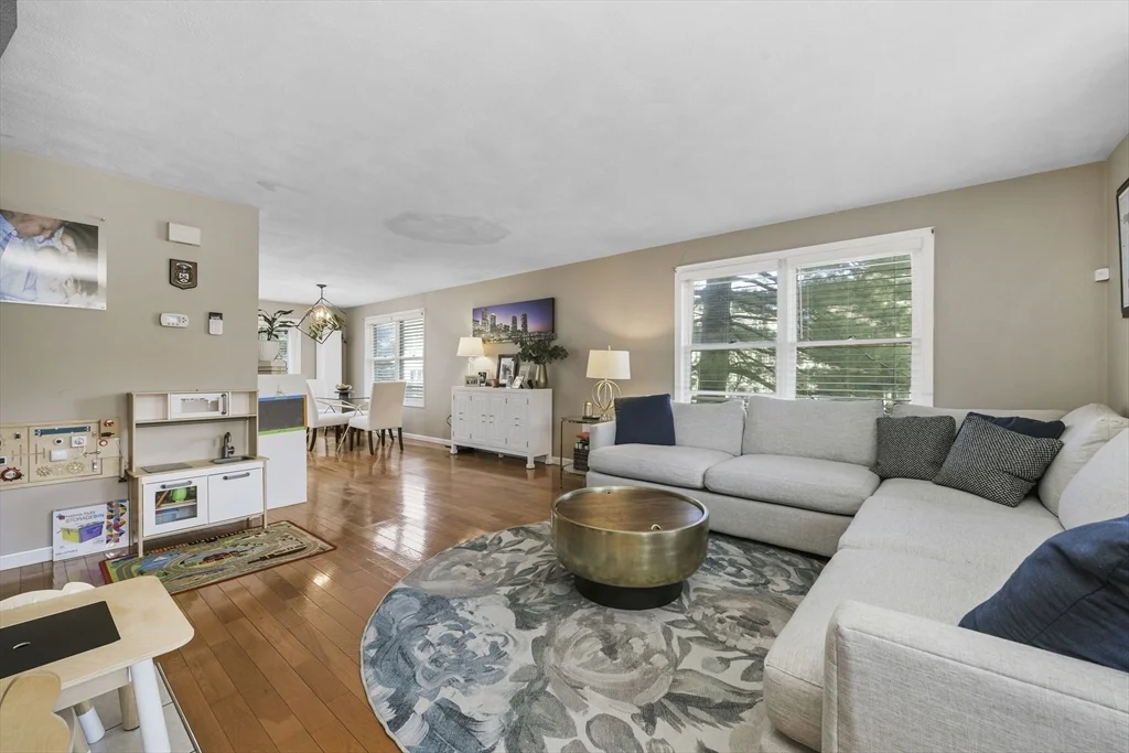 1045 Washington St, Newton