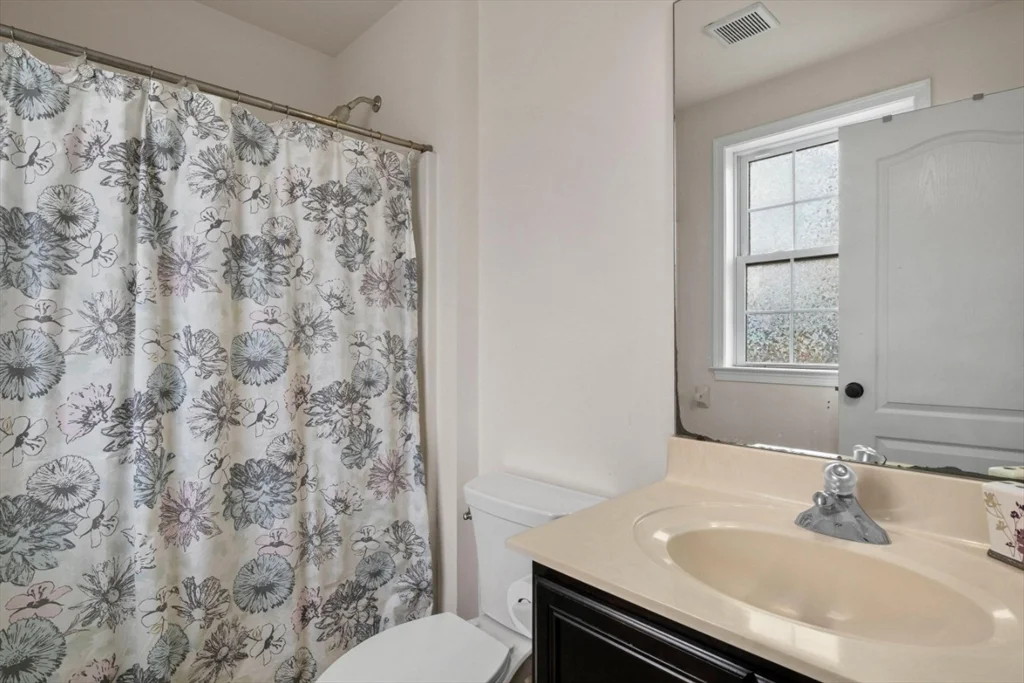 77 Hound Pack Cir, Walpole