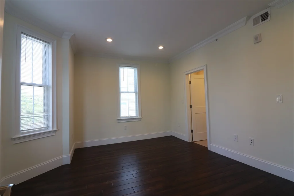 140 Minden St, Jamaica Plain