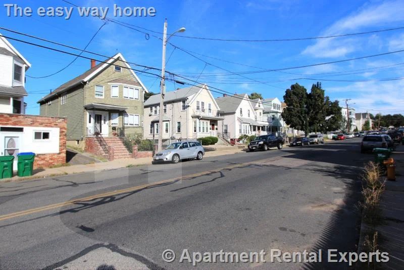569 Main St, Tufts