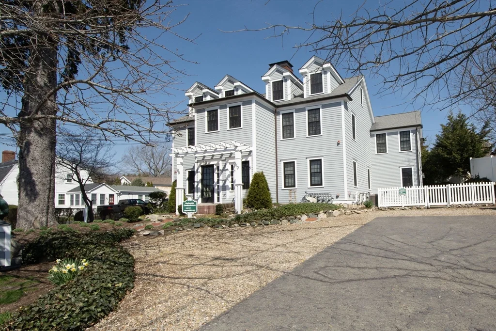 108-110 Elm St, Cohasset