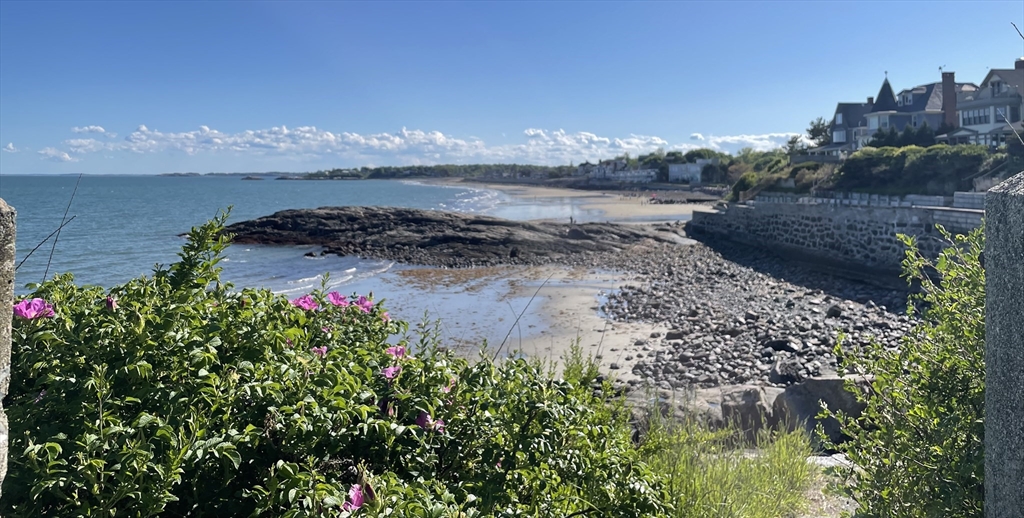 4 Spray Ave, Marblehead