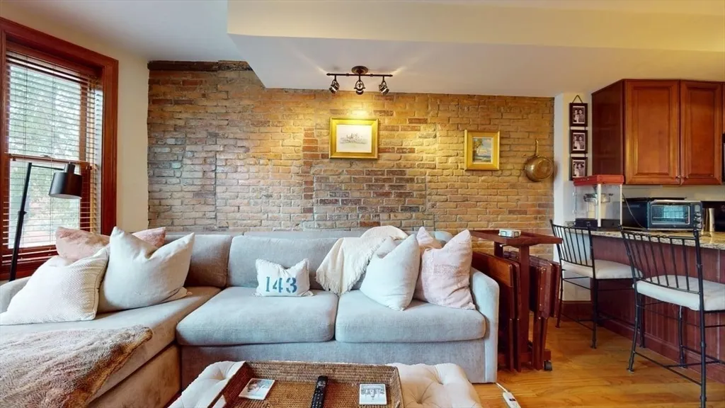 661 Tremont St, South End