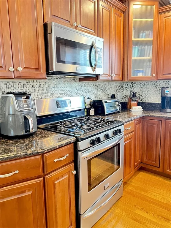 75 Brackett St, Quincy