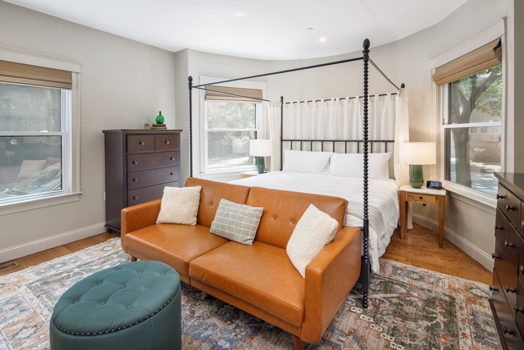 44 Winslow Rd, Brookline