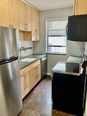 313 Summit Ave, Brighton