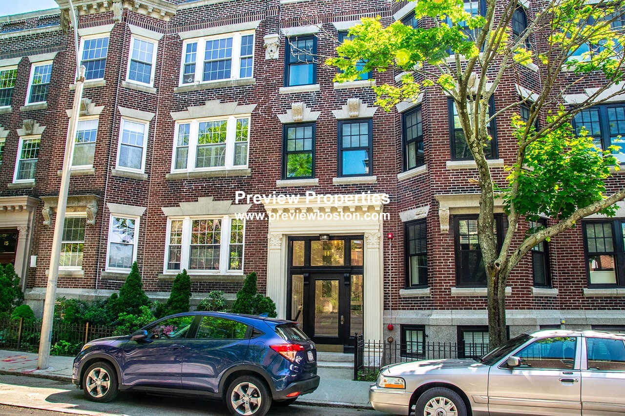 11 Alton Pl, Coolidge Corner