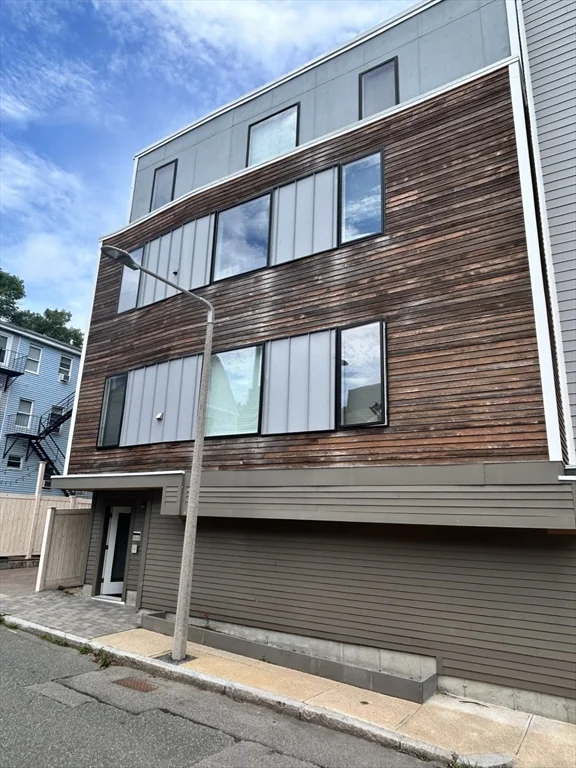 3 Ardee St, East Boston
