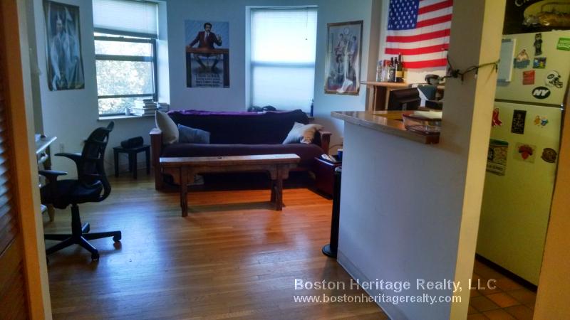 1 bed, 1 bath apartment for rent at 87 Gainsborough St Unit 403, Fenway — photo 1 of 3