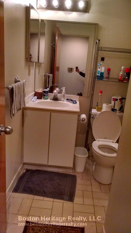 1 bed, 1 bath apartment for rent at 87 Gainsborough St Unit 403, Fenway — photo 3 of 3