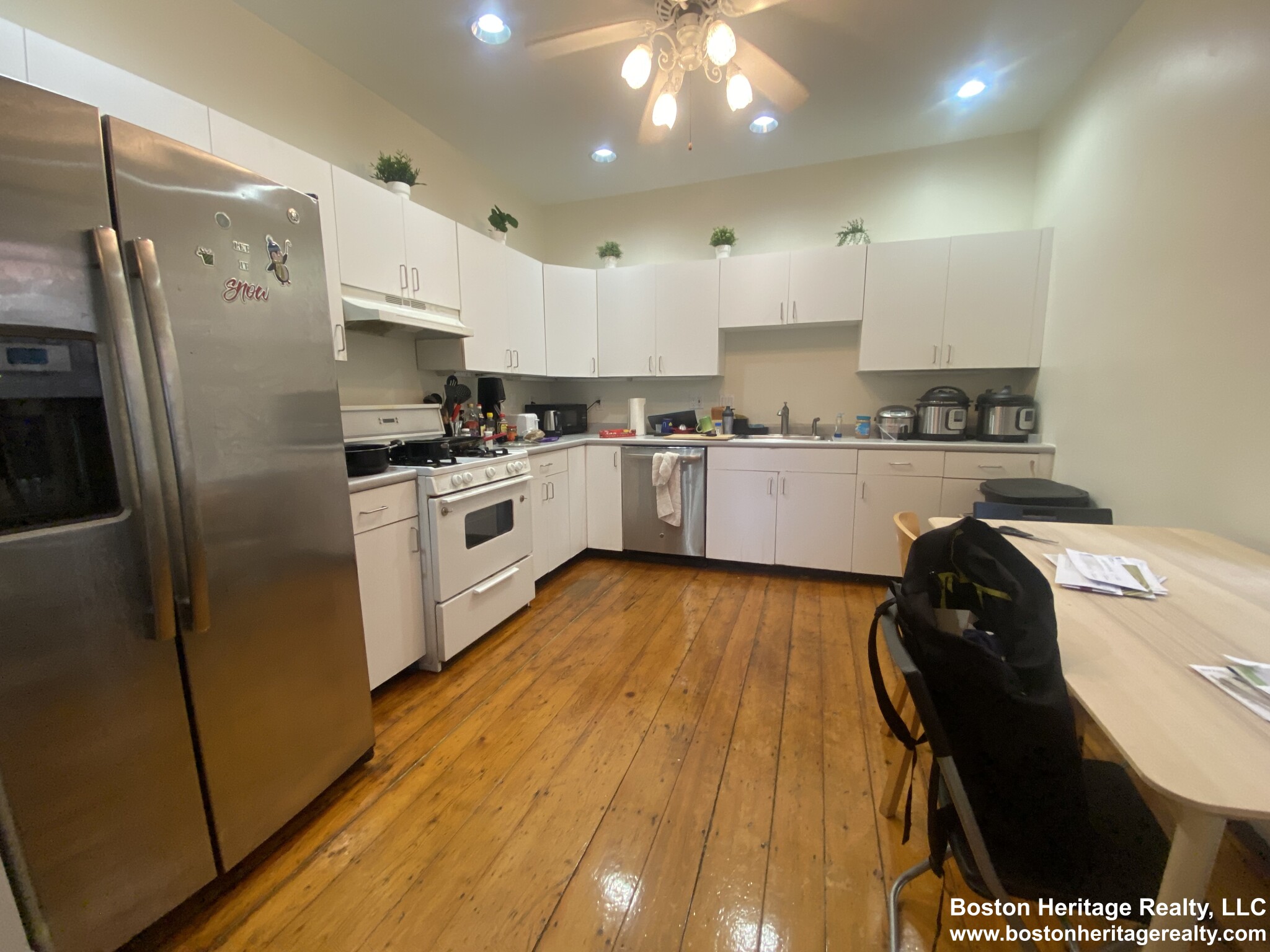 3 bed, 1 bath apartment for rent at 1675 Washington St Unit 3, South End — photo 4 of 8