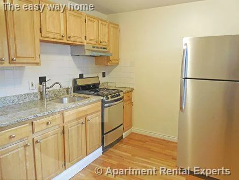 19 Pine St, Central Square