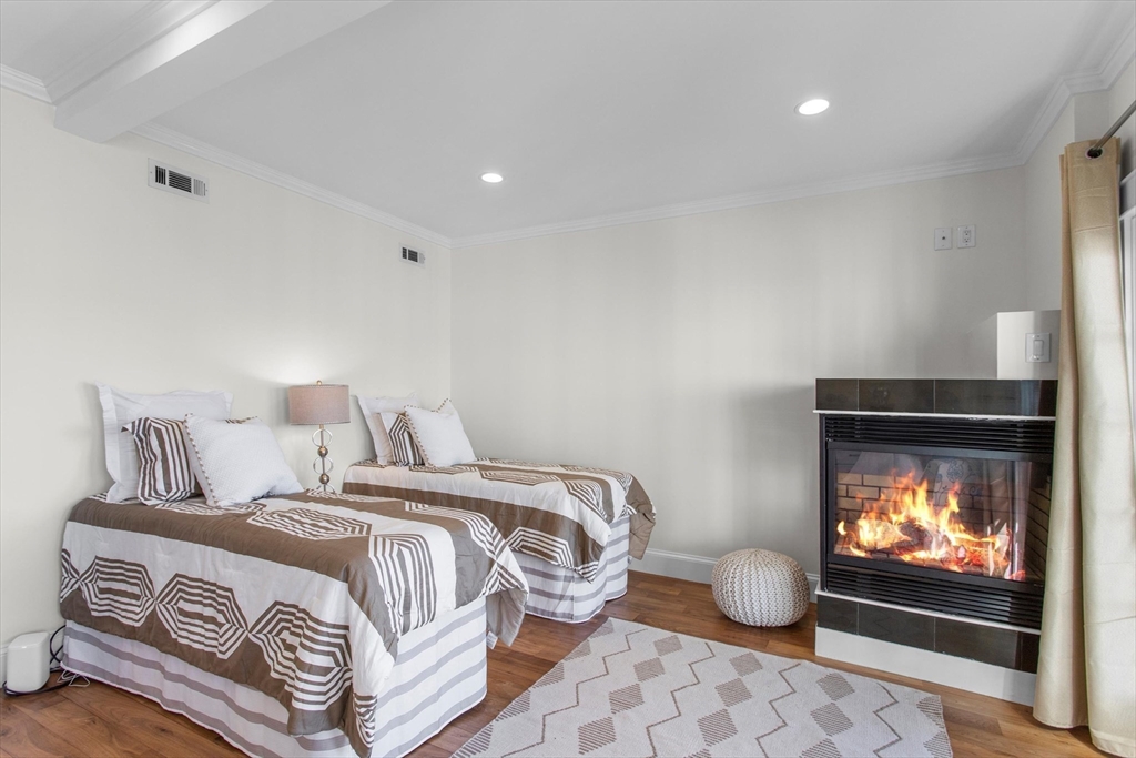 274 Bunker Hill St, Charlestown