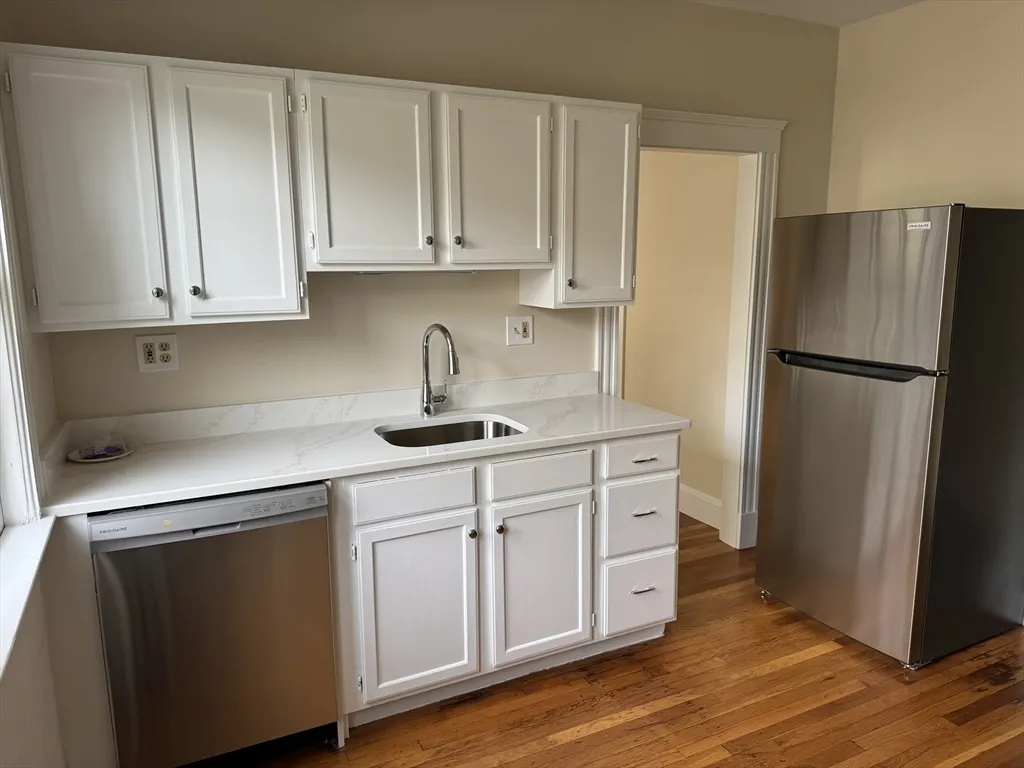 106 Kenoza Ave, Winnekenni Park