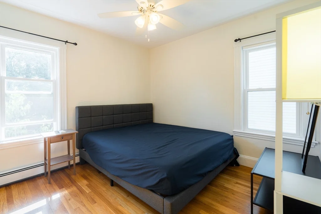 4 Hardwick St, Cambridgeport