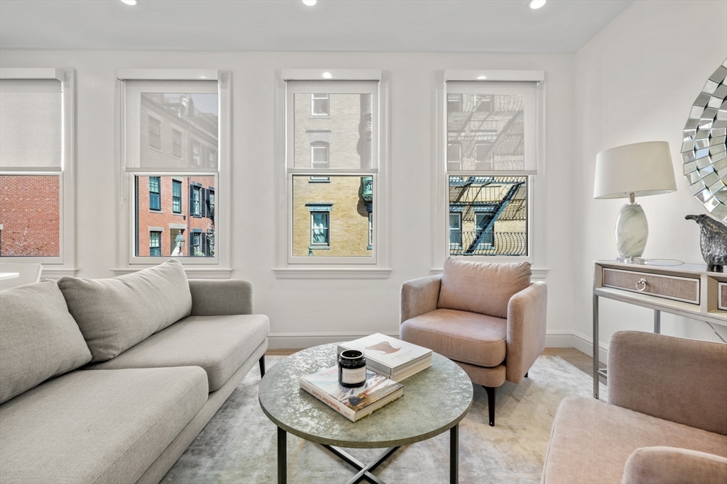 112 Myrtle, Beacon Hill