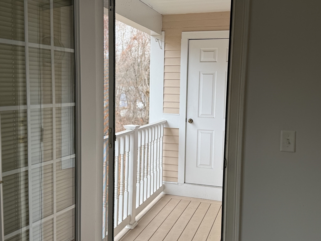 1 Millbrook Ln, Wakefield