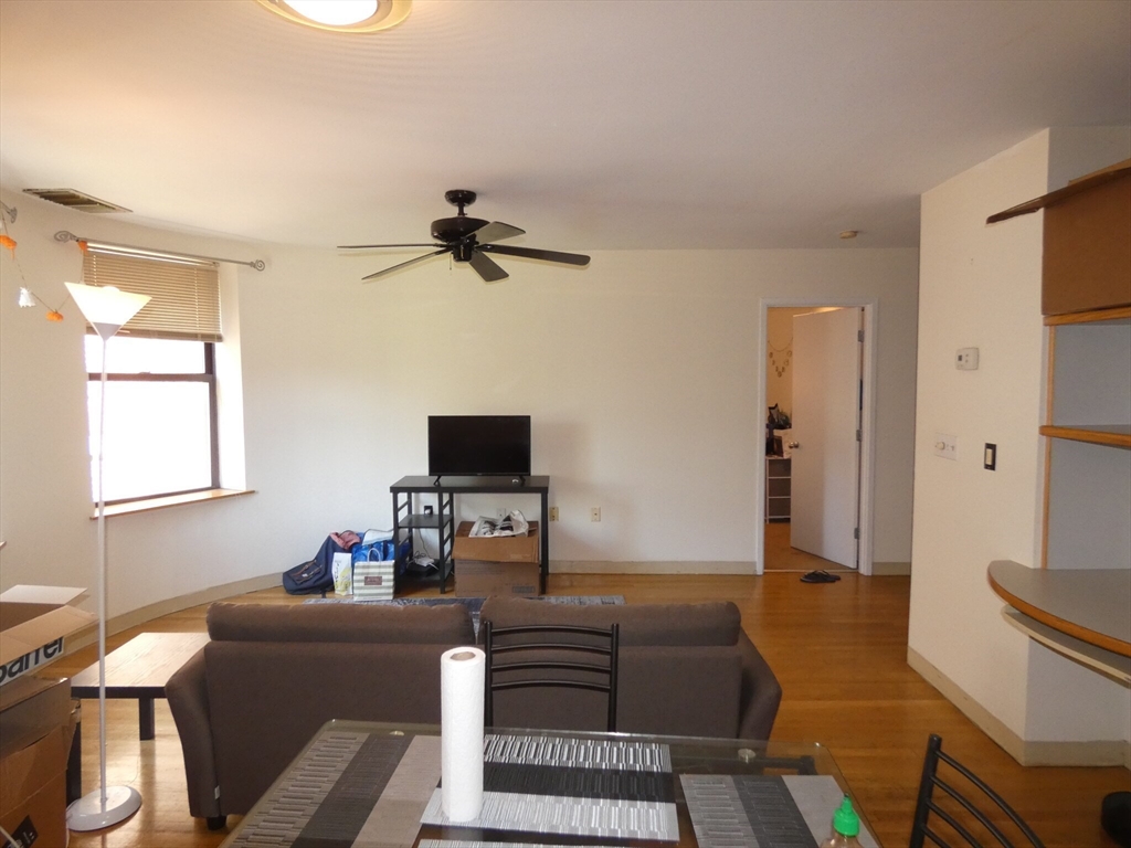 84 Gainsborough St, Fenway