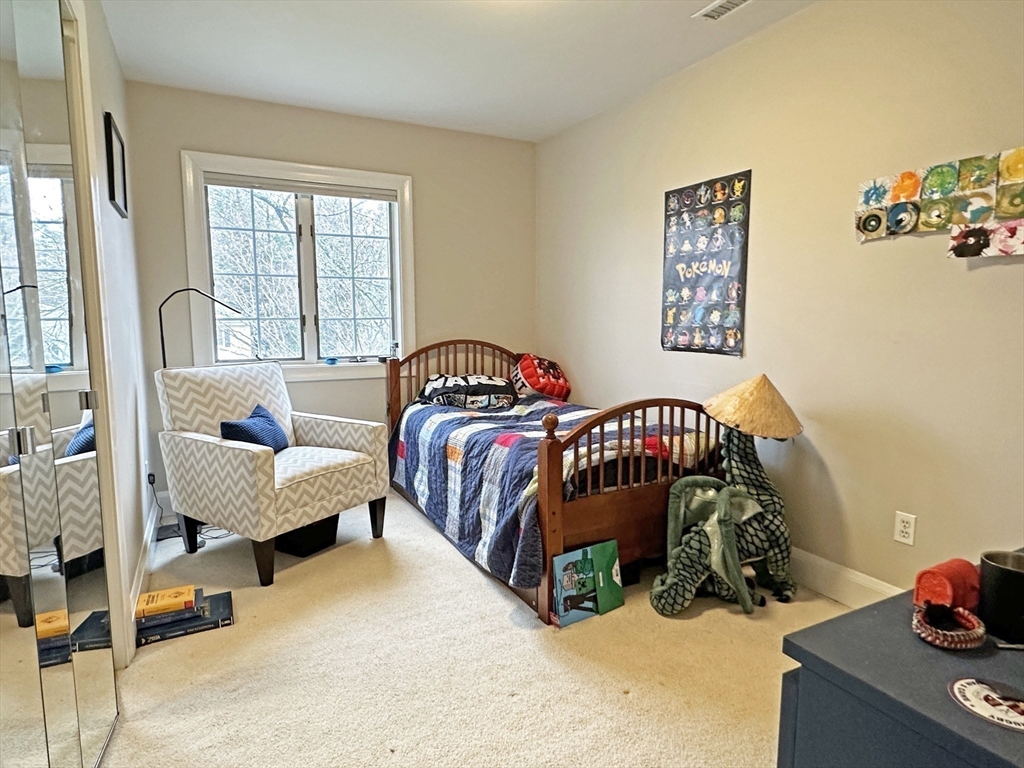 9 Lantern Rd, Belmont