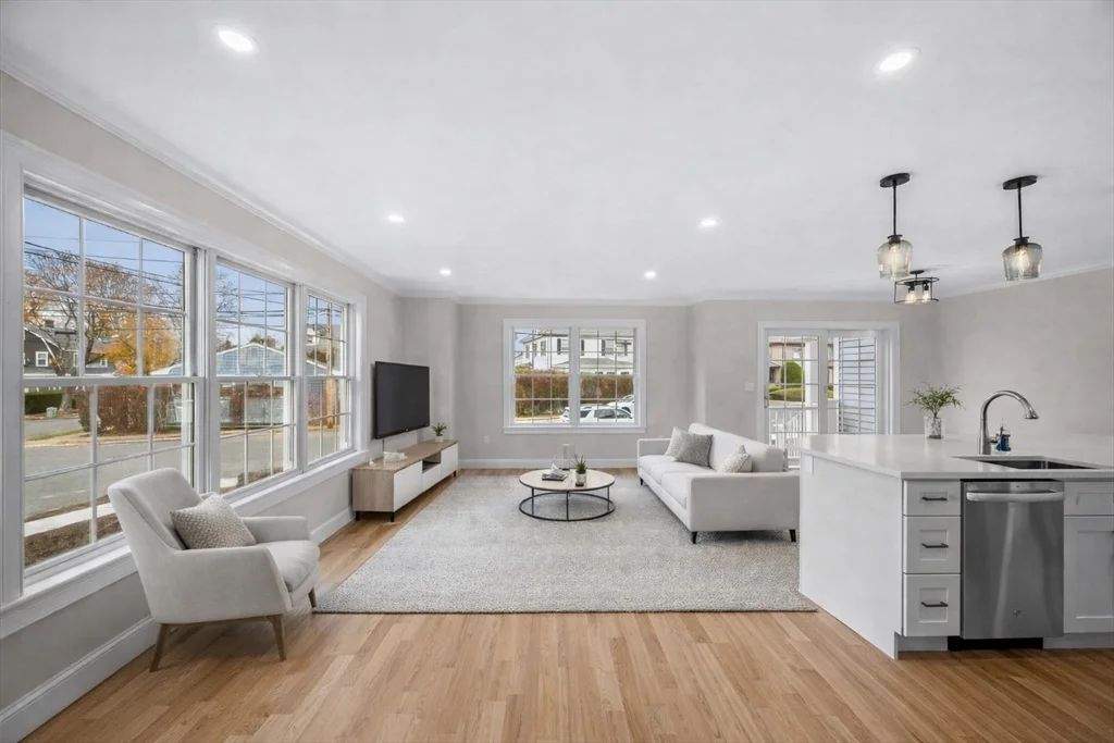 60 Ellsworth Rd, Peabody