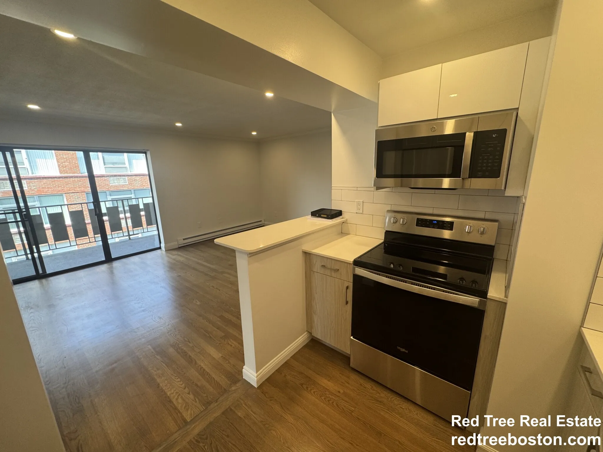 320 Hammond Pond Pkwa, Chestnut Hill