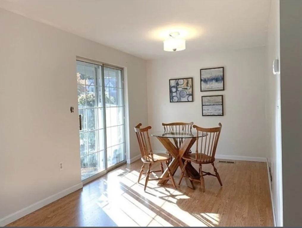 45 Kennedy Dr, North Chelmsford