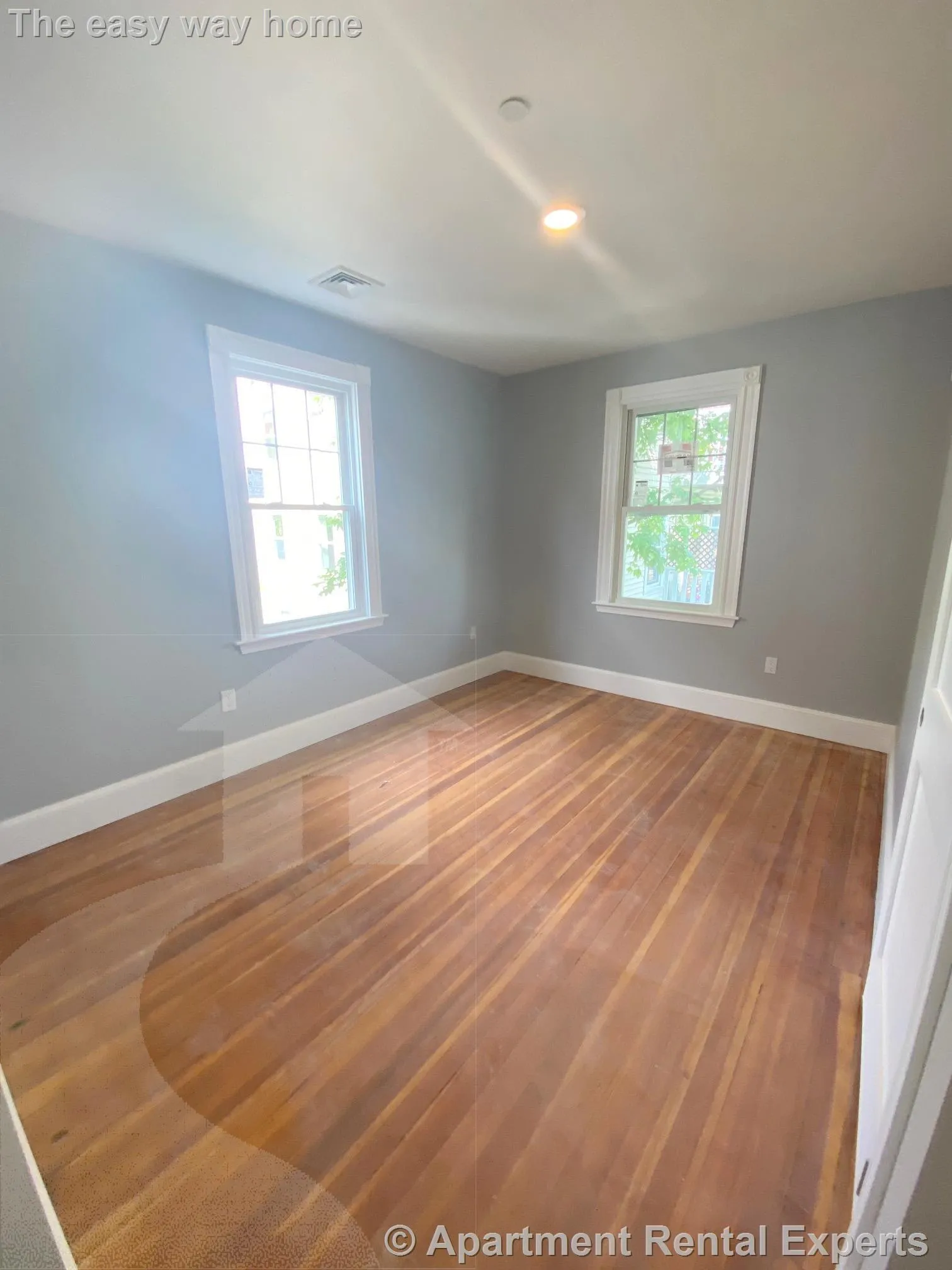 32 Putnam Ave, Riverside