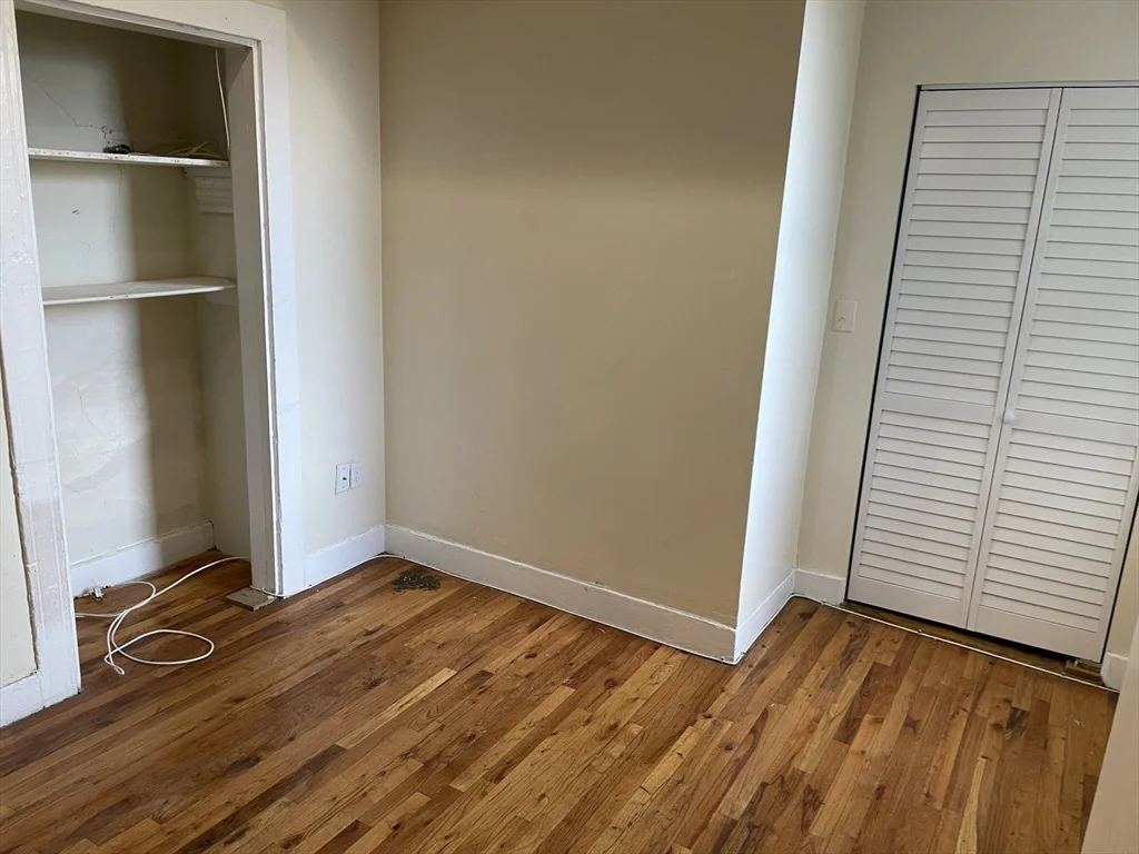 227 Roxbury St, Roxbury