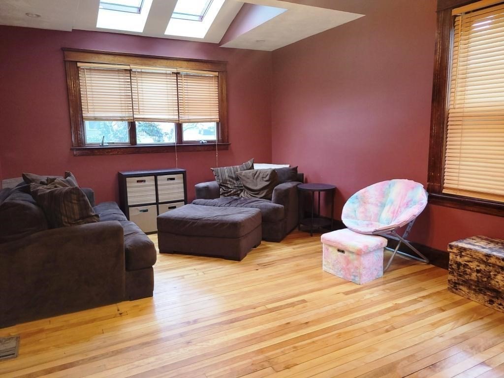 204 Massasoit Rd, Worcester