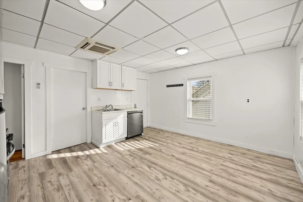 154 Summit St, Pawtucket