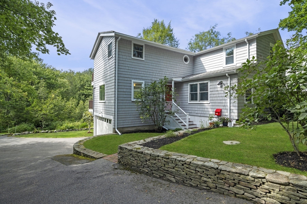 8 Risley Rd, Marblehead Neck