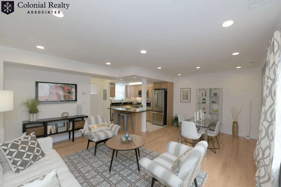 147 Thornton Rd, Chestnut Hill