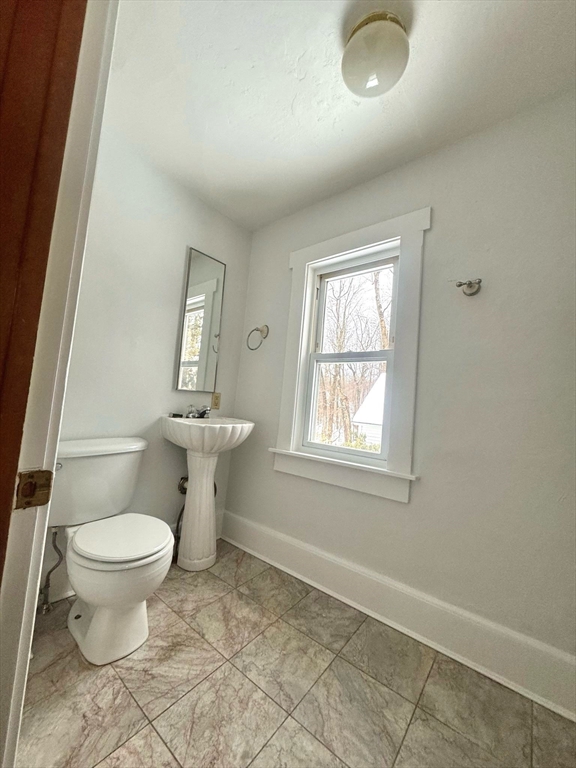 20 S Main St, Ashburnham