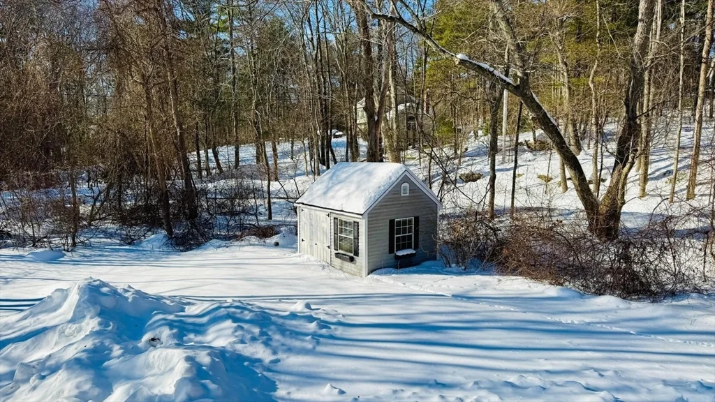 294 Hayden Rowe St, Hopkinton