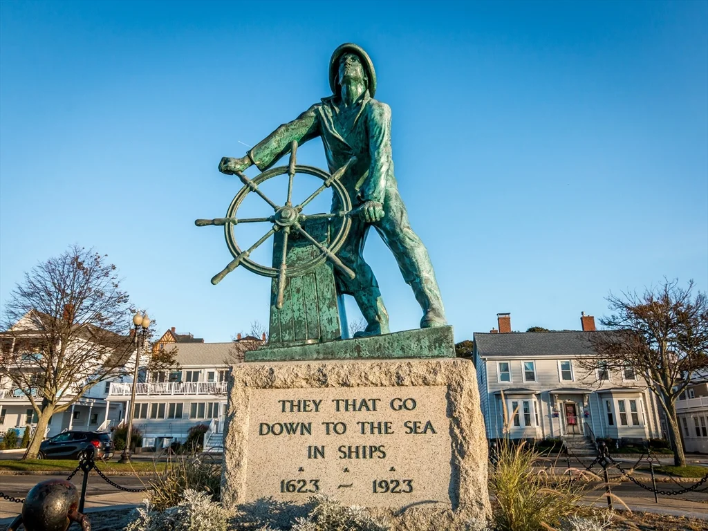 61 Western Ave, Gloucester