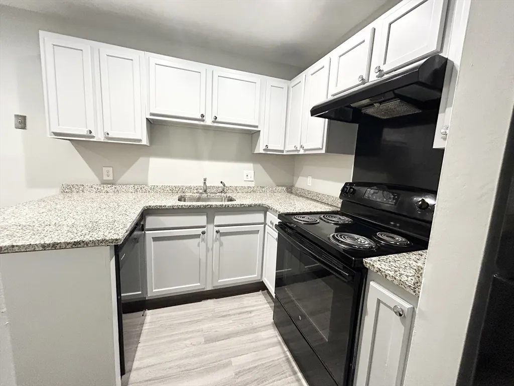 15 Ruggles St, Roxbury